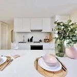 Club By Grupo Compostelana 7 شقة